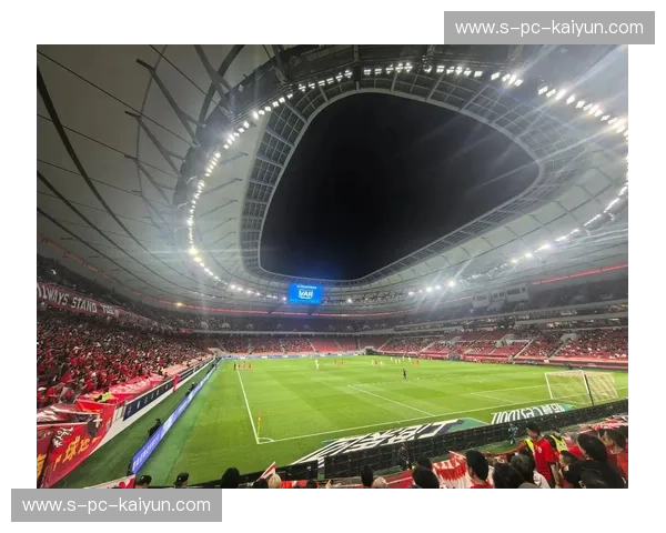 巅峰对决，荣耀之战：上海上港与东吴的绿茵史诗